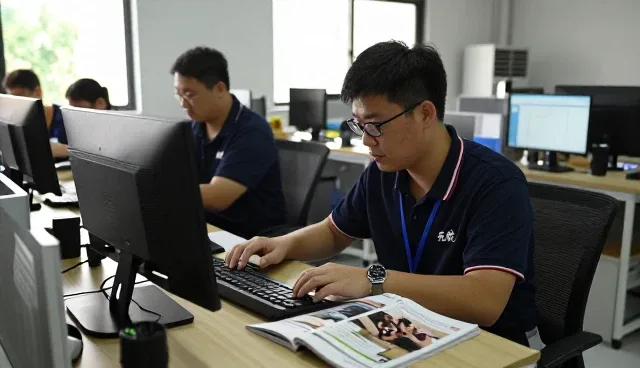 为什么越来越多仓储配送选择定制礼品套装